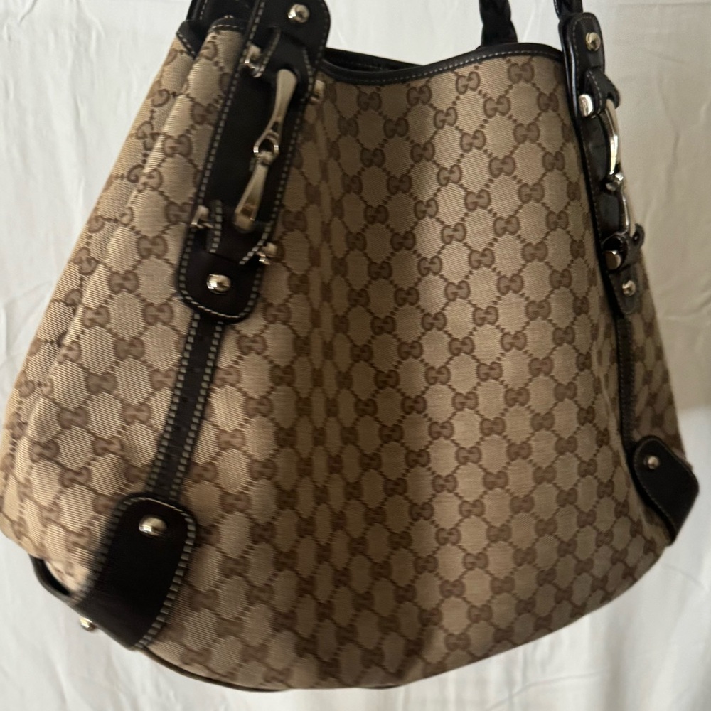 Gucci Oversized Large Pelham Tote - Picture 4 of 13
